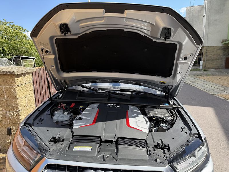 Audi SQ7 (2017) V8 4.0 TDI 320 KW (435 PS) - fotka 8 z 34