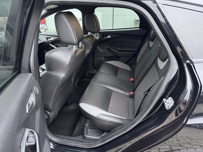 Ford Focus 2.0 ST 184 kW ČR odp. DPH - fotka 7 z 18