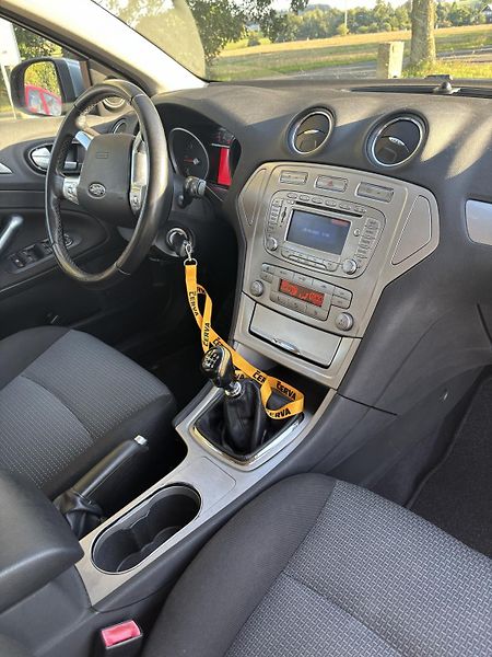 Ford Mondeo (2008) 2.0 /103kW - fotka 11 z 17