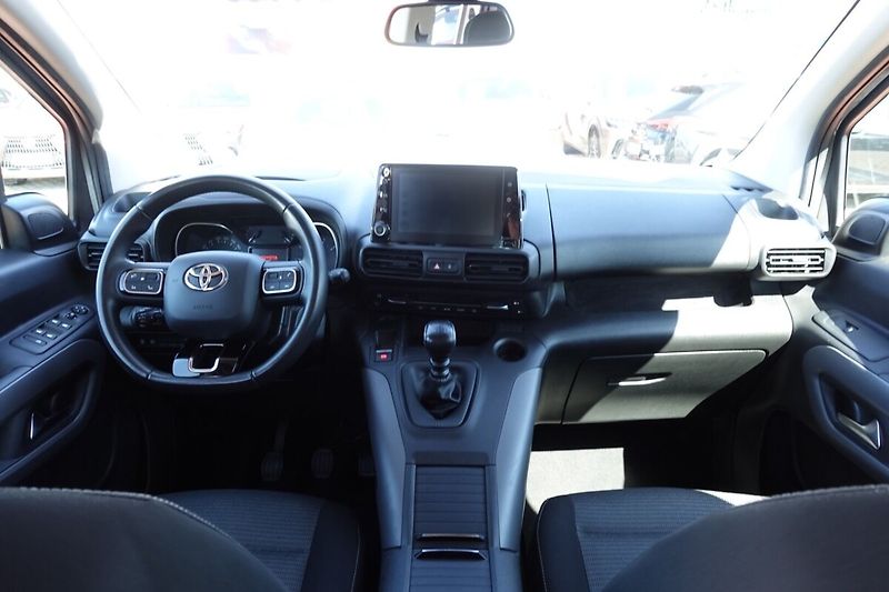 Toyota ProAce City Verso 1.5 D4-D 130 6 MT Long 5D  Fam - fotka 16 z 31