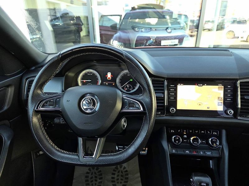 Škoda Kodiaq (2018) 2.0 TDI DSG 4x4 Sportline 7mís - fotka 15 z 50