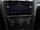 Volkswagen Golf (2018) 1.0 TSI, Tempomat - náhled 10
