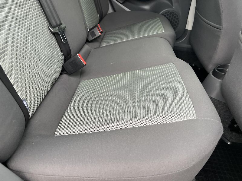 Seat Ibiza 1.4i 16v 63kw KLIMA PŮVOD ČR - fotka 26 z 37