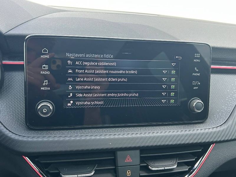 Škoda Scala Style 7DSG 1,5TSI - fotka 15 z 25