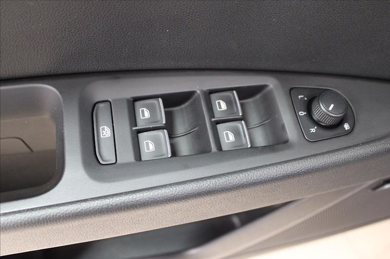 Seat Leon 2,0 TDI 110KW DSG FR ST - fotka 10 z 17