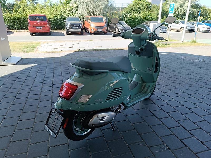 Vespa (2026) GTS 310 Verde 80th 2026 (sleva - fotka 6 z 14