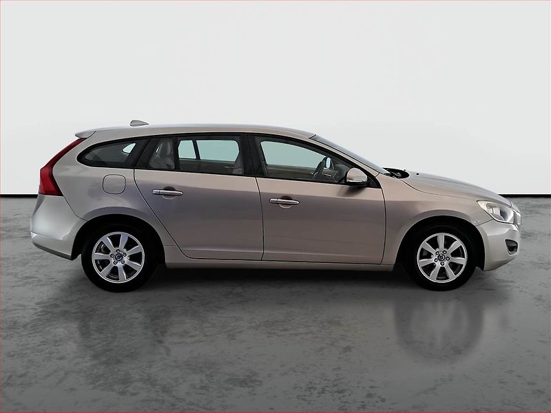Volvo V60 (2011) D3 2.0, po STK, Tažné - fotka 6 z 16