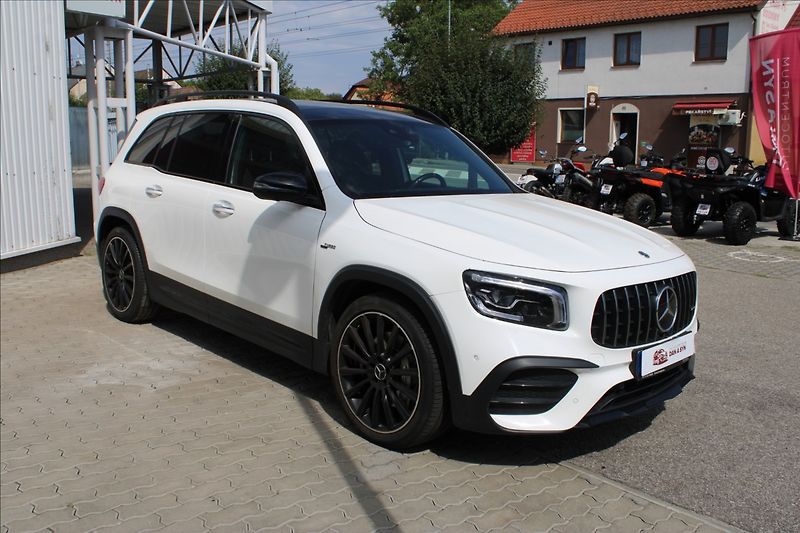 Mercedes-Benz GLB 2,0 35 AMG 225KW 4MATIC CZ DPH - fotka 2 z 10