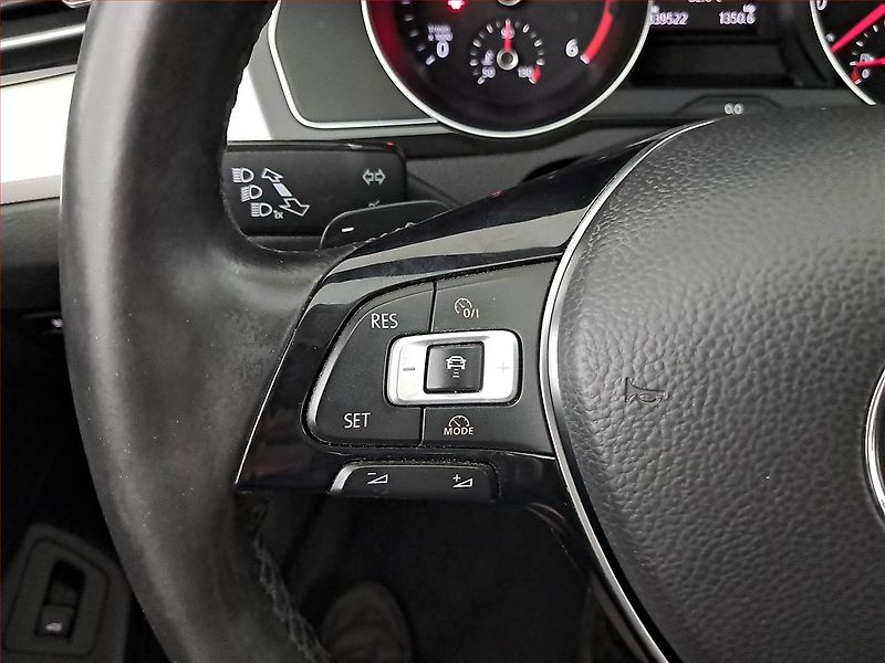 Volkswagen Passat (2018) 2.0 TDI, Automat, Navi - fotka 18 z 21