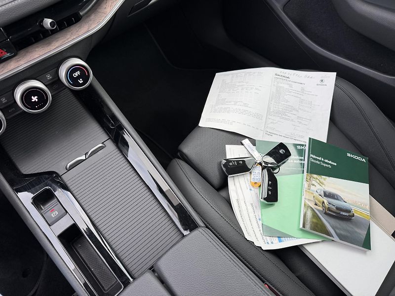 Škoda Superb 2,0TDi 147kW L&K 4x4 aut. - fotka 17 z 22