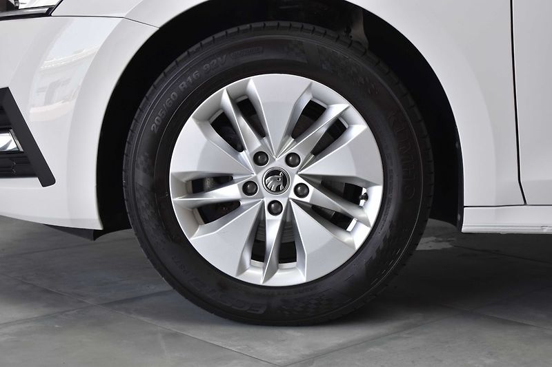 Škoda Octavia 2.0 TDI 110kW AMBITION+*ČR 1.M - fotka 30 z 38