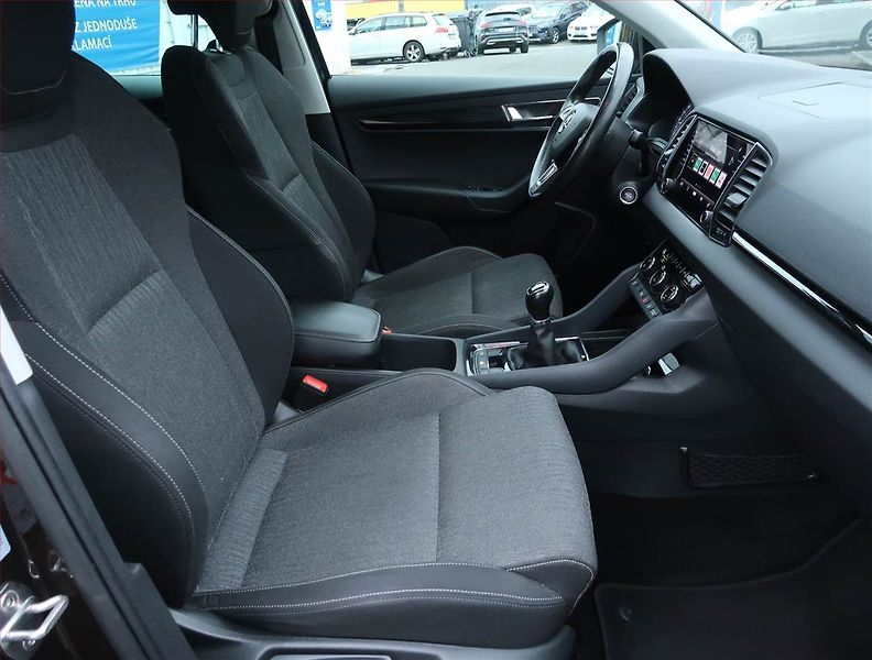 Škoda Karoq (2019) Style 1.6 TDI, Navi, Tempomat - fotka 9 z 22