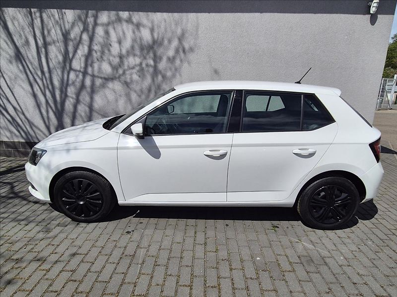 Škoda Fabia 1,0 i III 55Kw Klima REZERVACE - fotka 3 z 26