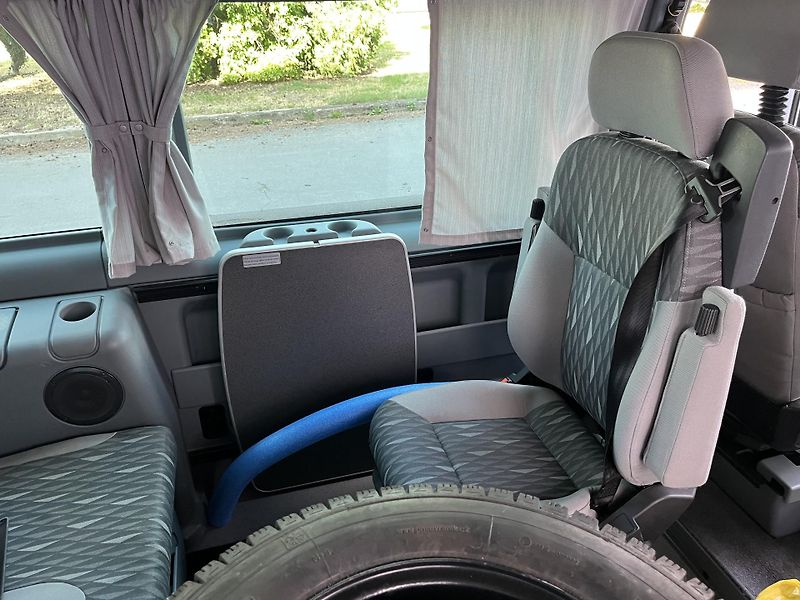 Ford Transit 2,2 TDCi EUROLINE /7-míst/  - fotka 19 z 29