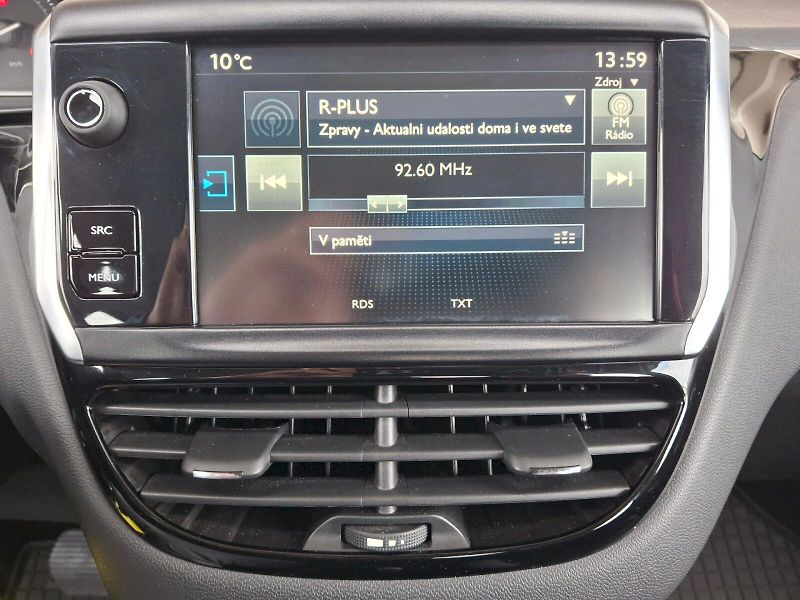 Peugeot 208 (2016) ALLURE Automat 1,2i 60kW - fotka 25 z 35