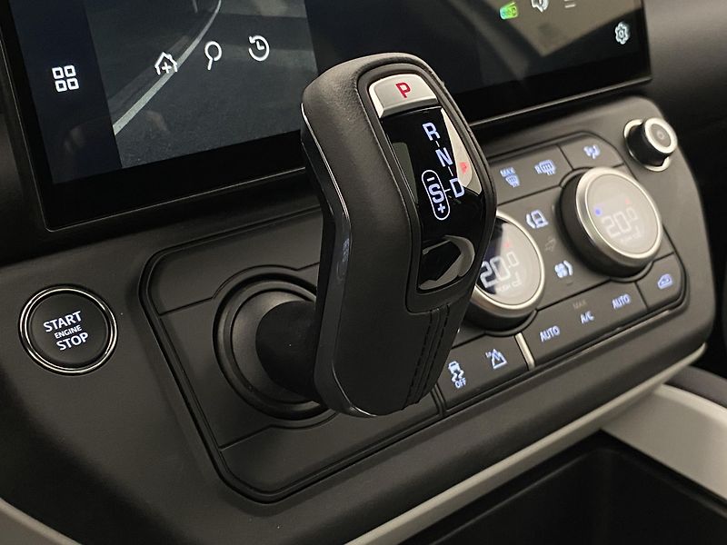 Land Rover Defender (2026) 130 D250 X-Dynamic SE - fotka 35 z 64