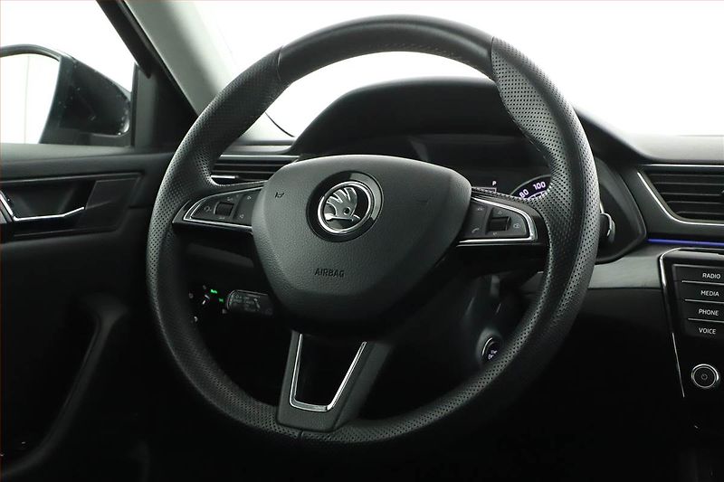 Škoda Superb (2017) 2.0 TDI, Automat, Navi - fotka 17 z 21