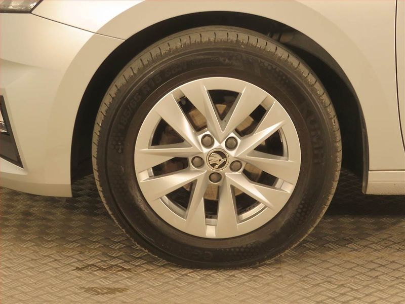 Škoda Fabia (2022) 1.0 TSI, Serv.kniha, Tempomat - fotka 14 z 15
