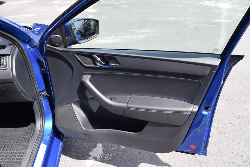 Škoda Rapid (2016) 1.2TSI 81kw AMBIT JOY XEN NAVI - fotka 37 z 49