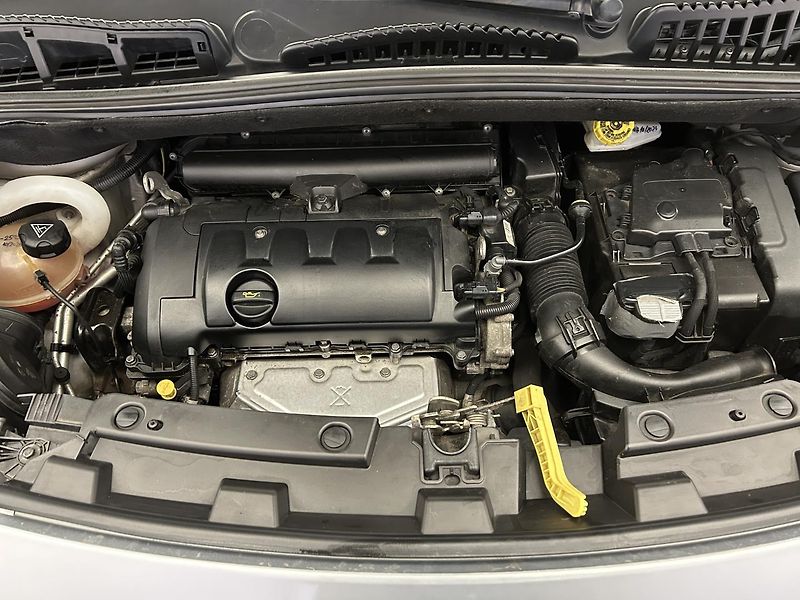 Citroën C3 Picasso 1.4 VTi Exclusive - fotka 21 z 21