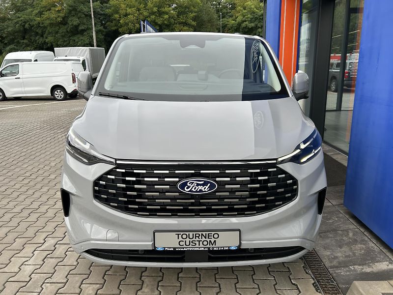 Ford Tourneo Custom Titanium X L2 2.0EcoBlue 125kW - fotka 2 z 37