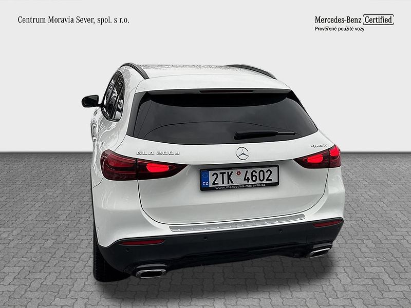 Mercedes-Benz GLA 200d 4MATIC, CZ, 1.majitel - fotka 4 z 19