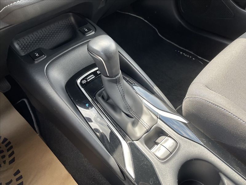 Toyota Corolla 1,8 Hybrid e-CVT Confort ČR.1. - fotka 14 z 29