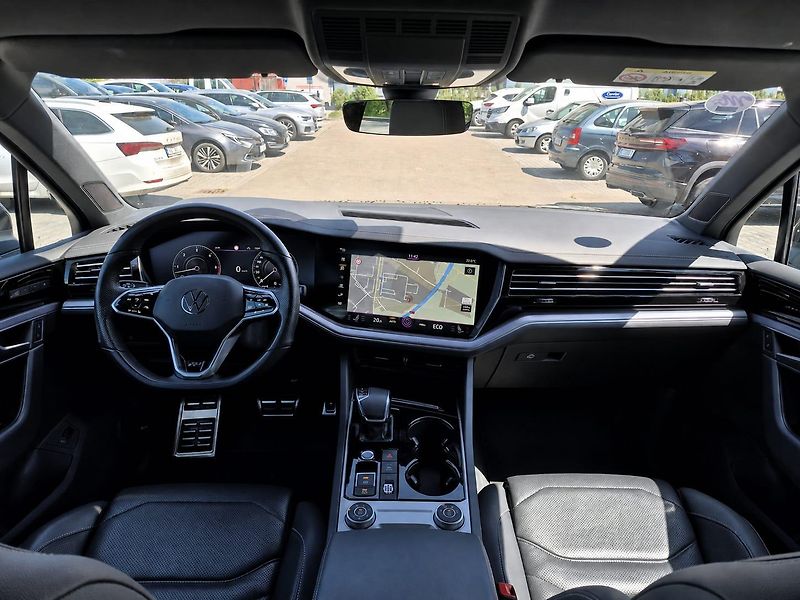 Volkswagen Touareg R-line V6 3,0 TDI 4MOT 8TT AUT - fotka 4 z 5