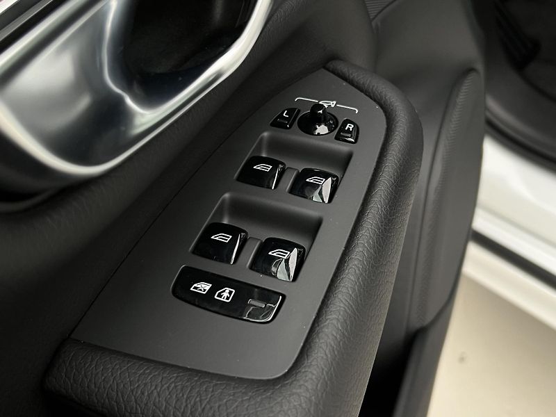 Volvo XC90 T8 AWD INSCRIPTION 7 MÍST AUT - fotka 26 z 49
