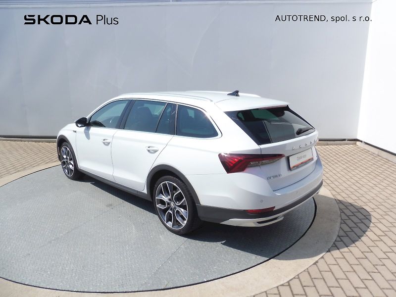 Škoda Octavia (2023) Combi Scout 2,0 TDI 147kW DSG - fotka 26 z 30