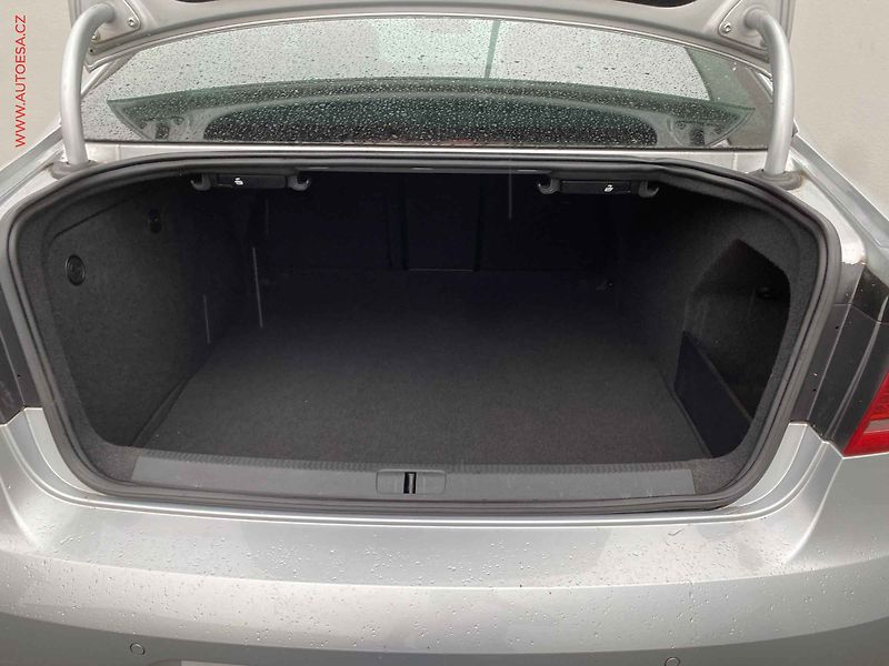 Volkswagen Passat (2013) 2.0 TSi, Exclusive, DSG - fotka 7 z 21