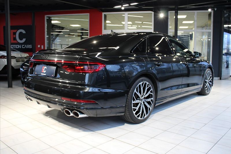 Audi S8 V8 TFSi 420kW quattro NezTop/P - fotka 6 z 38