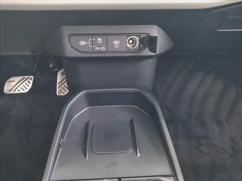 Kia EV4 (2025) 81,4 kWh GT-LINE - fotka 14 z 21