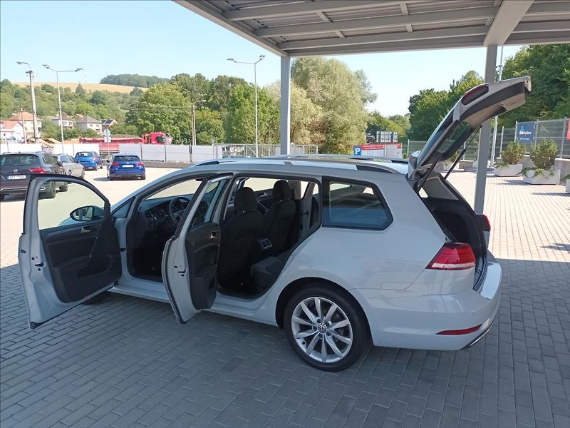 Volkswagen Golf 1,0 TSI,ČR,1MAJ,RADAR,LED,DPH - fotka 10 z 42