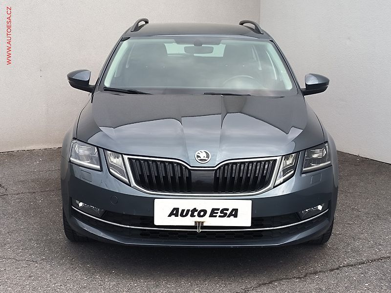 Škoda Octavia (2019) 1.5 TSi, ČR, DSG, LED, park - fotka 2 z 22