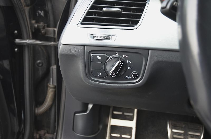 Audi S8 (2017) Plus 4.0 V8 605 PS Quattro - fotka 29 z 47