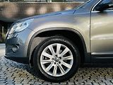 Volkswagen Tiguan 2.0TSI 4x4 AUT SERVISKA VYHŘEV - náhled 46