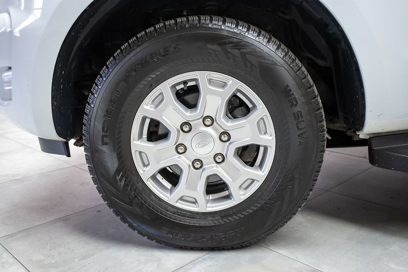 Ford Ranger 2.0 XLT*Naviják*4x4*TAŽNÉ*ČR 1 - fotka 39 z 46