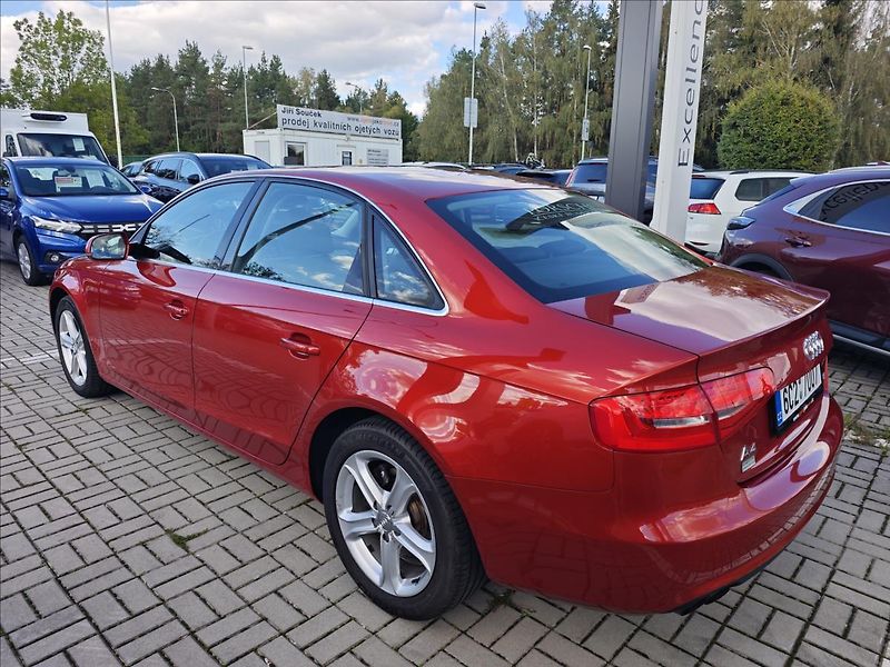Audi A4 1,8 TFSI 125kW  Edition - fotka 4 z 21