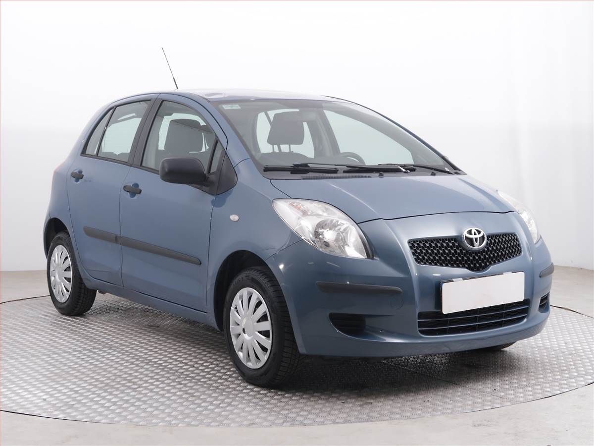 Toyota Yaris 1.0 VVT-i, po STK, Tažné