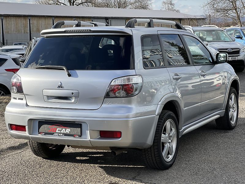 Mitsubishi Outlander Navigator 2.0i 4x4 KLIMA ALU - fotka 7 z 32