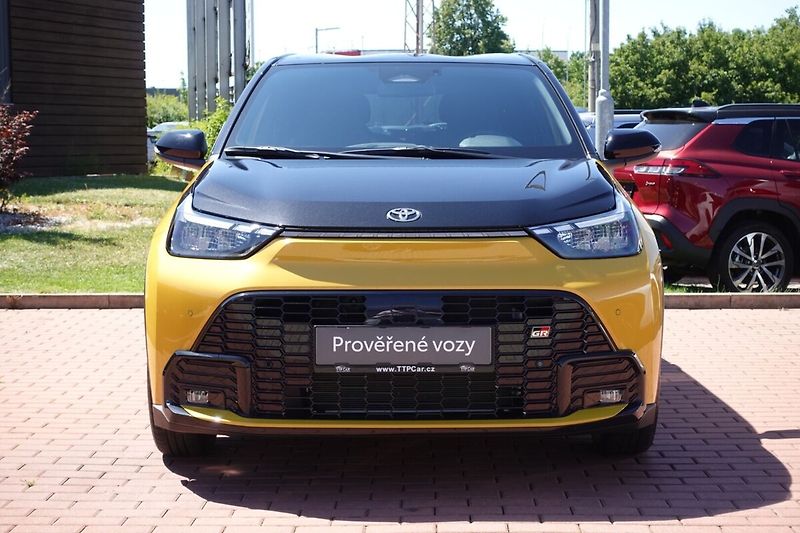 Toyota Aygo 1,5 HEV GR SPORT - fotka 2 z 33