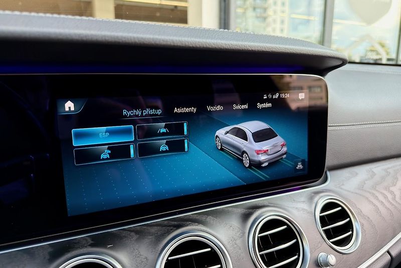 Mercedes-Benz Třídy E (2020) E 220d 4Matic AMG Line - fotka 90 z 112