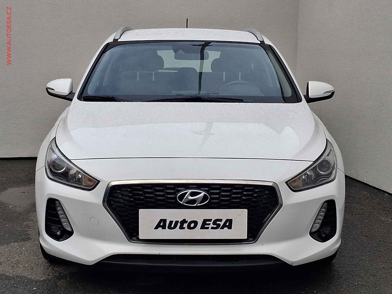 Hyundai i30 (2017) 1.6 CRDi, 1.maj,ČR, AC, tempo - fotka 2 z 18