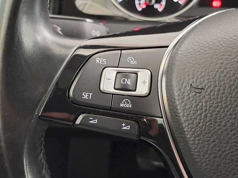 Volkswagen Golf (2015) Variant HighLine 1,6TDi 77kW - fotka 17 z 32