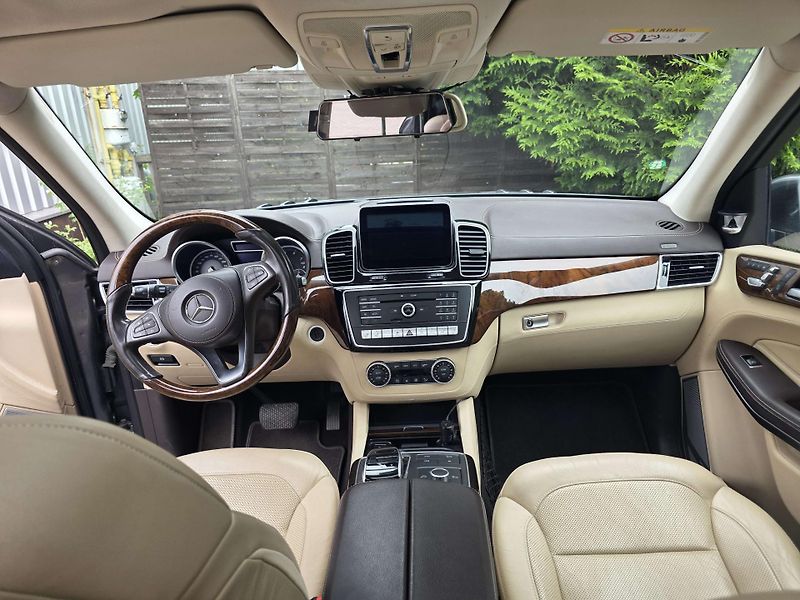 Mercedes-Benz GLS (2016) - fotka 15 z 22