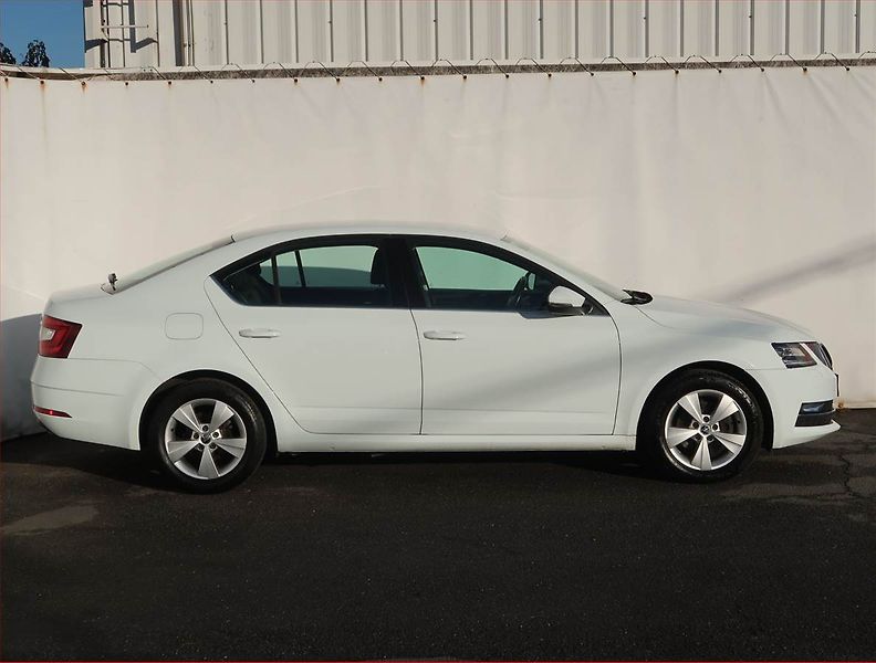 Škoda Octavia (2018) Style 1.4 TSI, Tempomat - fotka 6 z 21