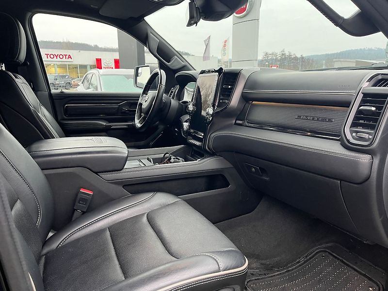 RAM 1500 5.7 V8 395 HP Crew Cab Limited - fotka 7 z 10