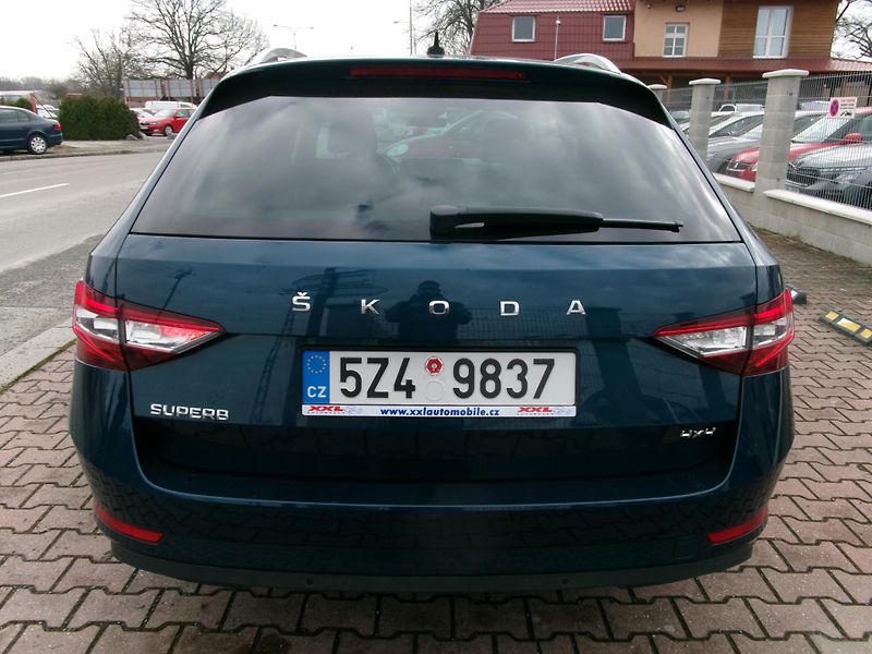Škoda Superb (2015) 2,0TDI NAVI ACC 4x4 - fotka 7 z 36