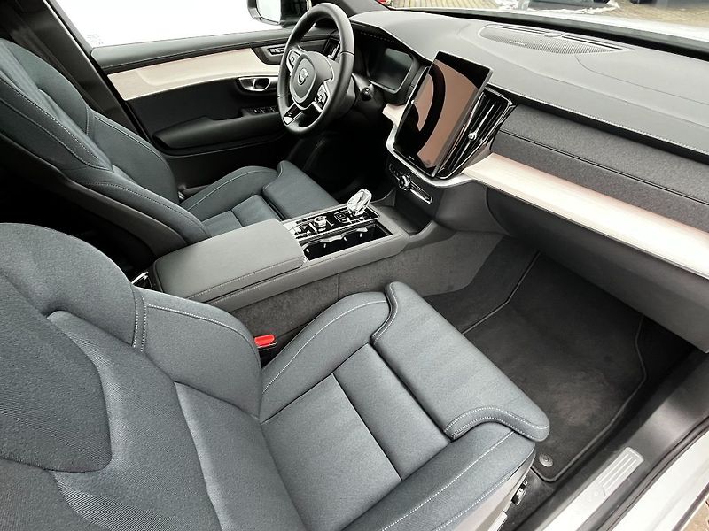 Volvo XC90 Plus Dark T8 AWD 335kW - fotka 16 z 31